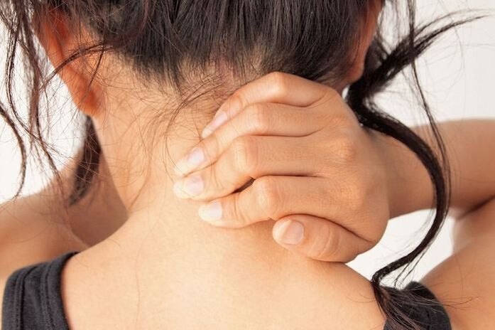 Цервикалната остеохондроза е често срещана при млади жени