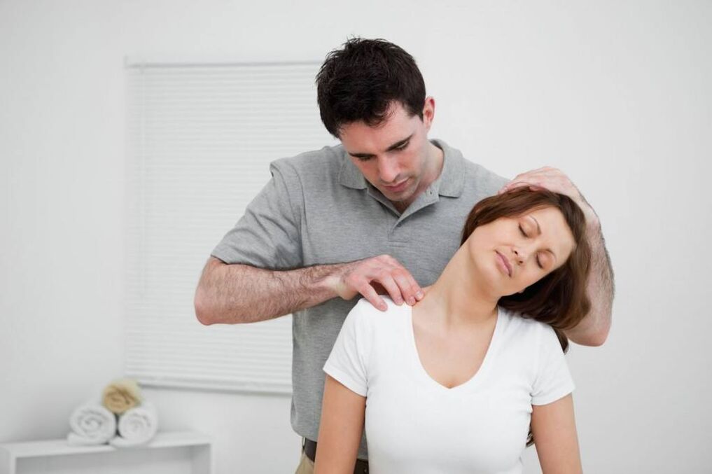 Терапевтичен масаж на шията за облекчаване на болката при цервикална остеохондроза